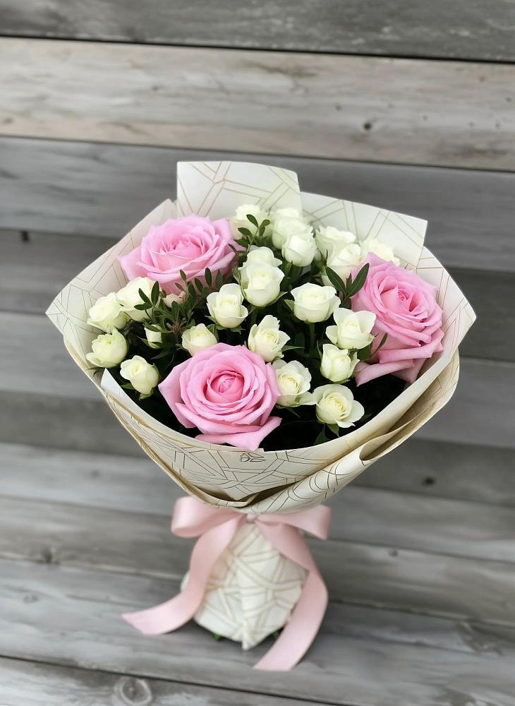 Букет цветов из: Розы в Дагомысе