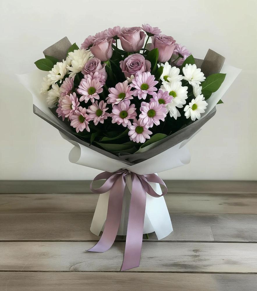 Букет цветов из: Хризантемы и Розы в Дагомысе