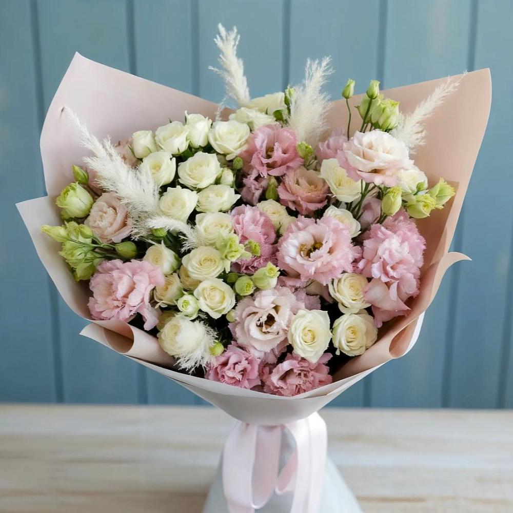 Букет цветов из: Альстромерии и Розы в Дагомысе