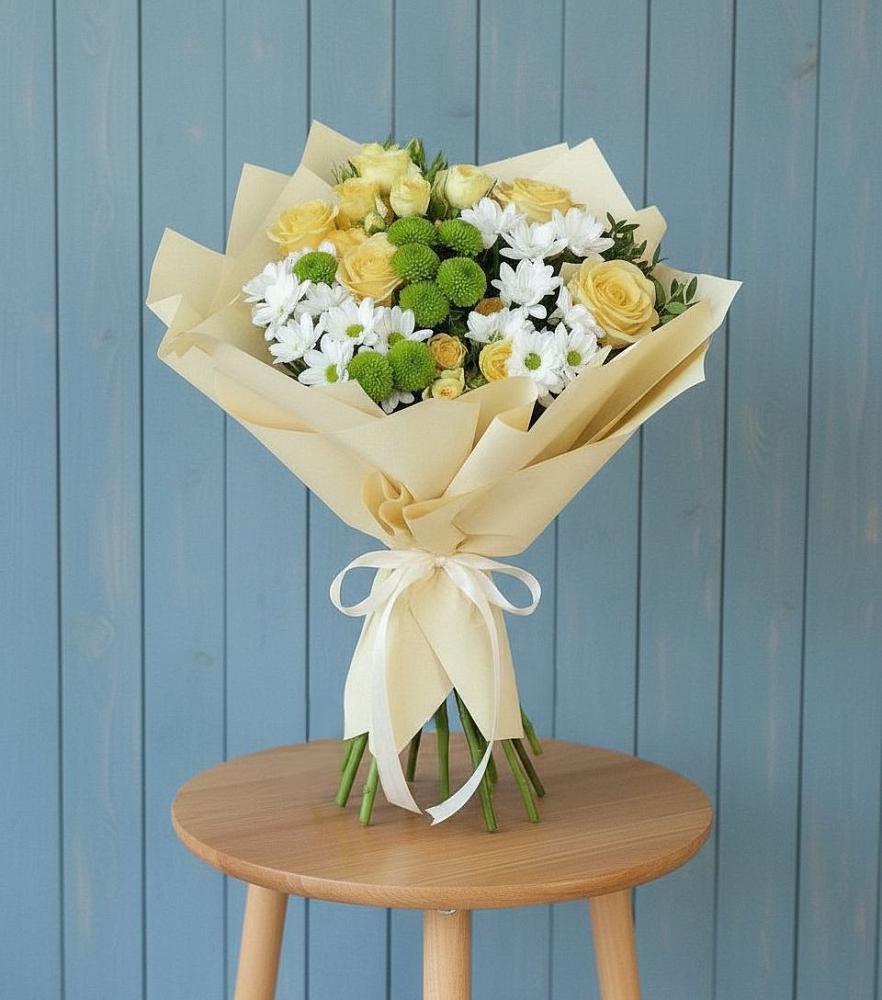 Букет цветов из: Хризантемы и Розы в Дагомысе