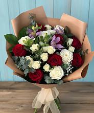 Букет цветов из:  Розы и Альстромерии в Дагомысе