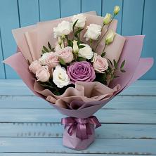 Букет цветов из:  Розы и Лизиантусы в Дагомысе