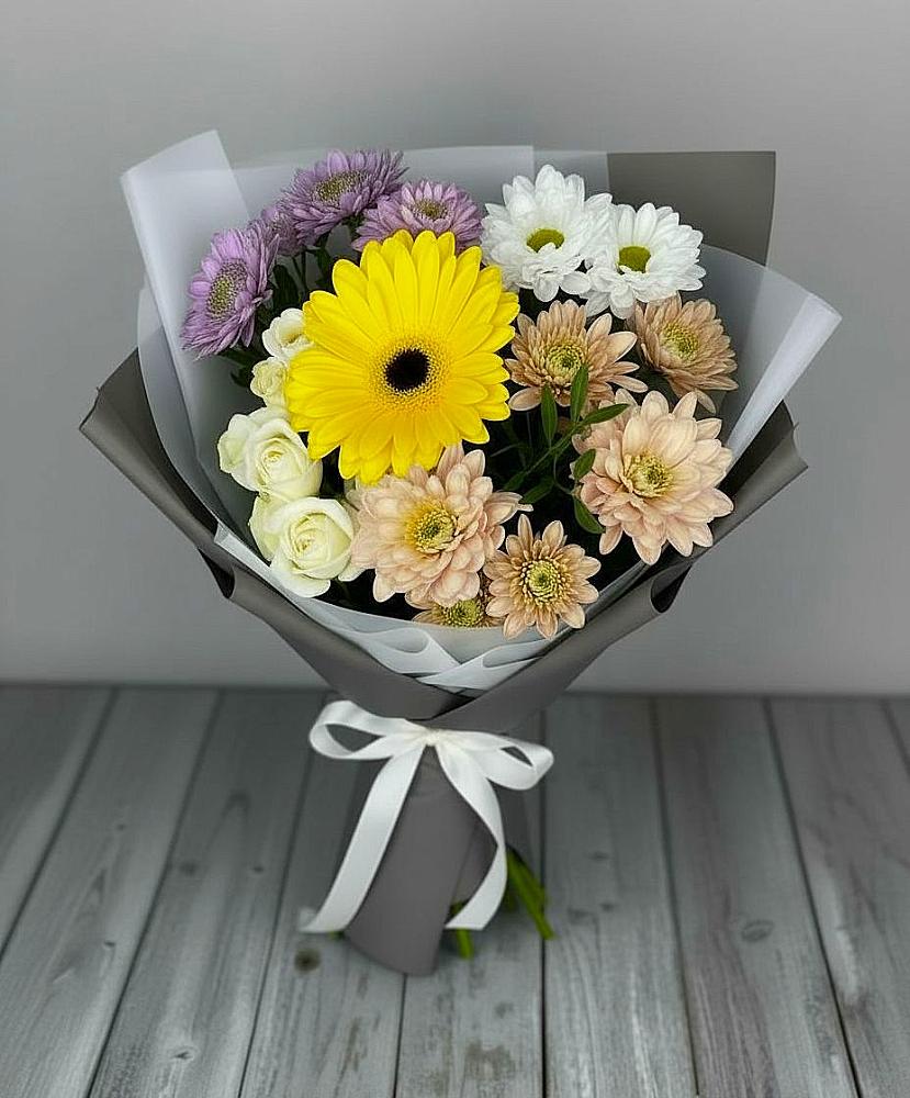 Букет цветов из: Розы, Герберы и Хризантемы в Дагомысе
