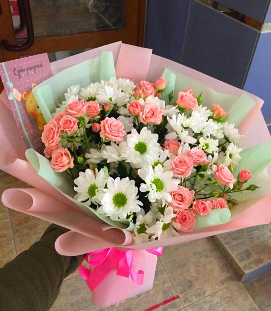 Букет цветов из: Розы и Хризантемы в Дагомысе