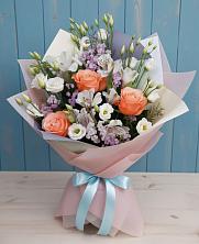 Букет цветов из:  Лизиантусы, Розы, Альстромерии и Гипсофила в Дагомысе