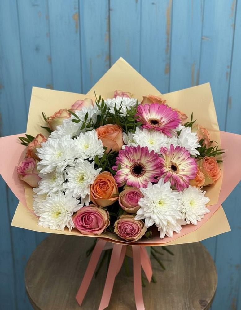 Букет цветов из: Розы, Герберы и Хризантемы в Дагомысе