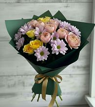 Букет цветов из:  Хризантемы и Розы в Дагомысе