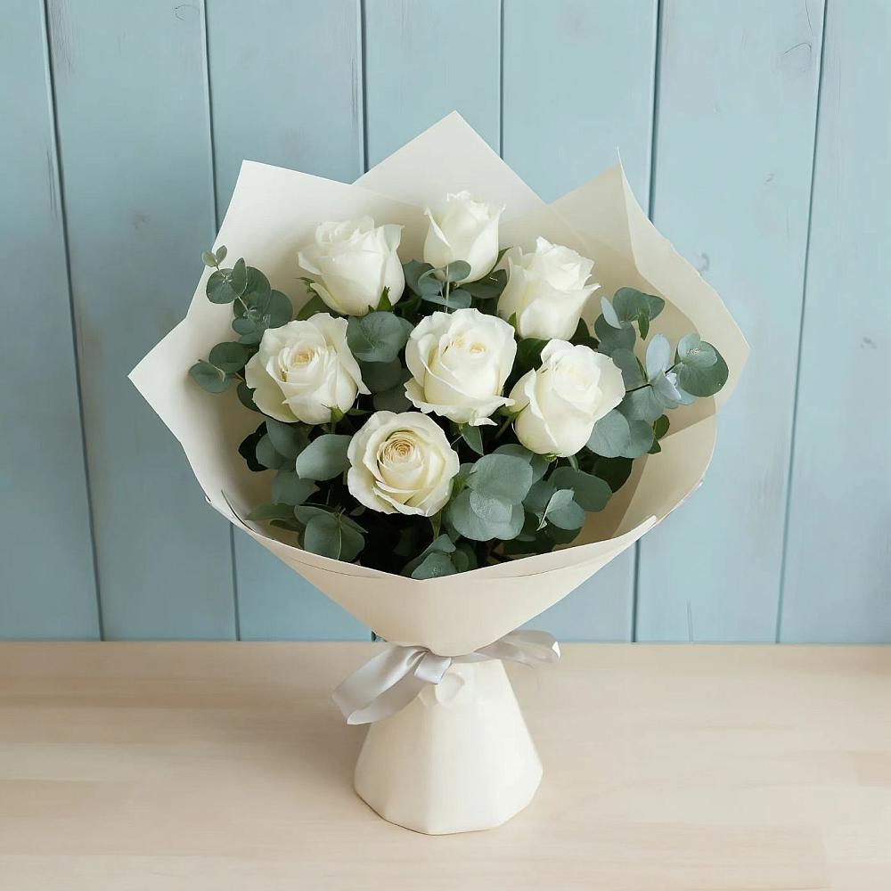 Букет Белые розы в Эвкалипте в Дагомысе