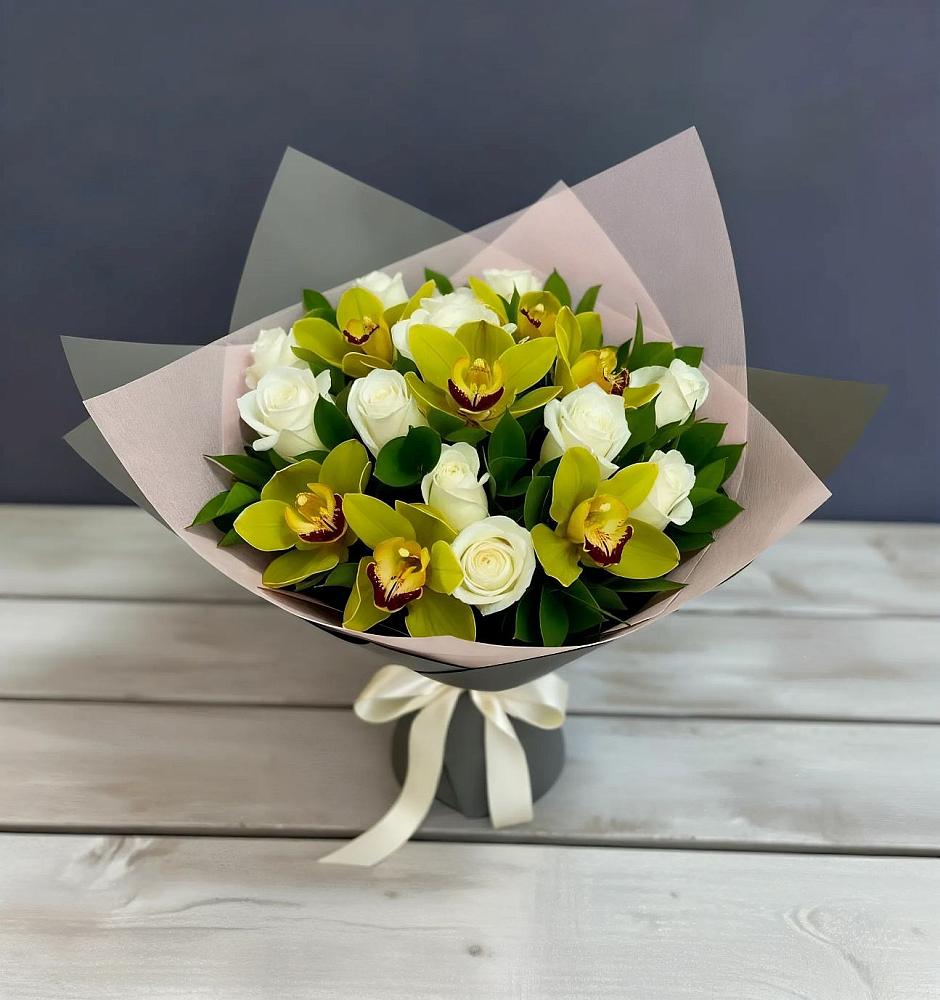 Букет цветов из: Орхидеи и Розы в Дагомысе