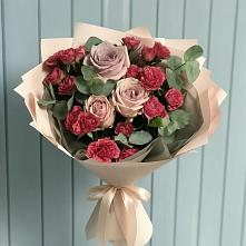 Букет цветов из:  Гвоздики и Розы в Дагомысе