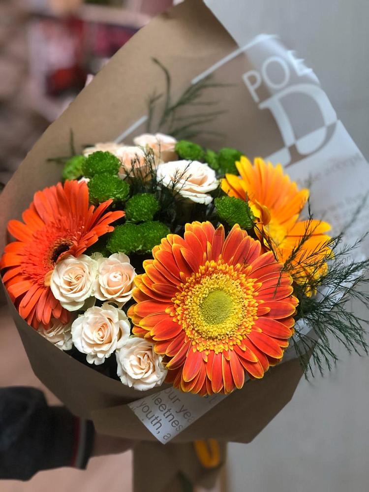Букет цветов из: Герберы, Хризантемы и Розы в Дагомысе