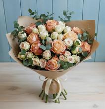 Букет цветов из:  Альстромерии и Розы в Дагомысе