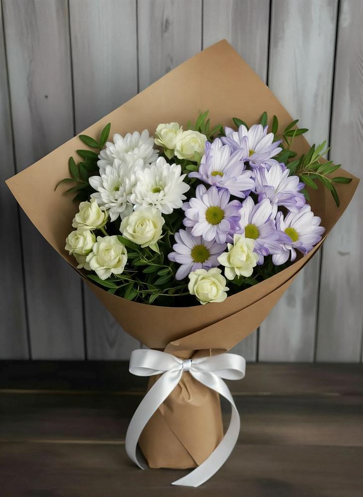 Букет цветов из: Хризантемы и Розы в Дагомысе